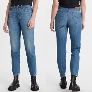 NWT Levi's Icon Wedgie Tapered Leg Jean Athens Shut It Medium Blue Wash US 28 W